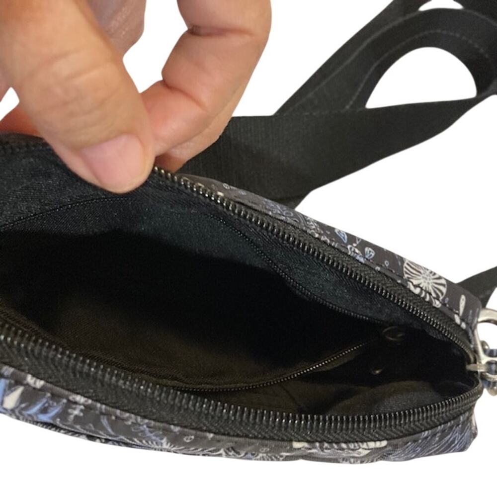 Sakroots women's twill Lodi crossbody bag. - Picture 4 of 6